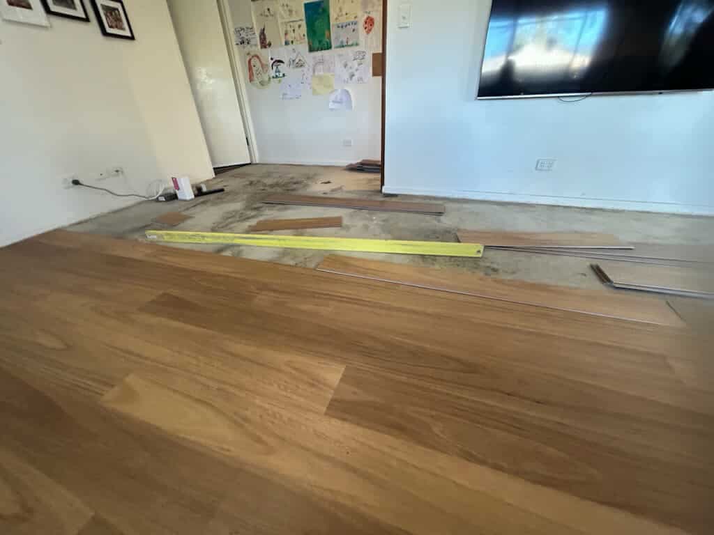 Zoom in on the yellow straight edge: Severe unevenness causing failure